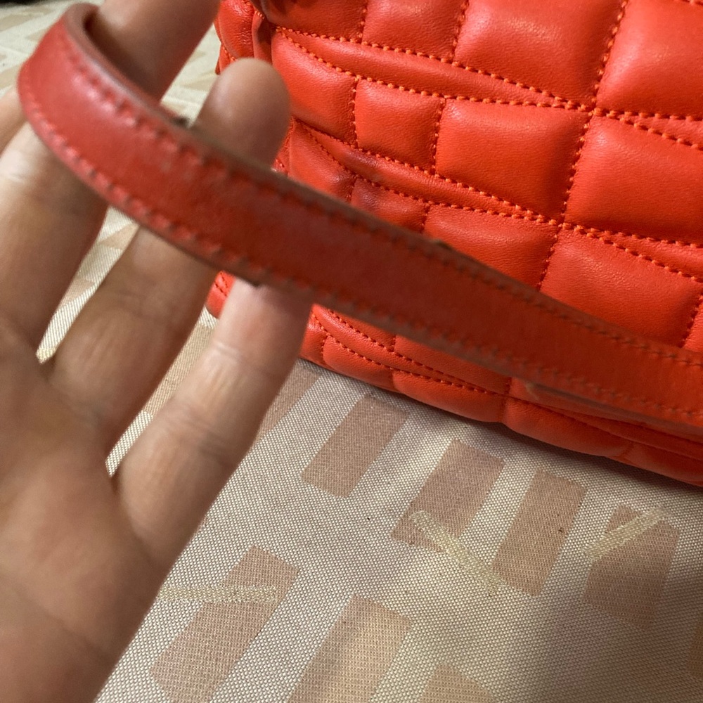 Kate Spade Ruby Red Orange chain Detail Bubble Quilted Leather hand Bag - Picture 8 of 17
